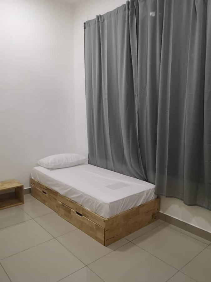 Aiyu Homestay, Conezion, Ioi Resort Путраджая Экстерьер фото